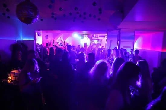 Zweiraum Club