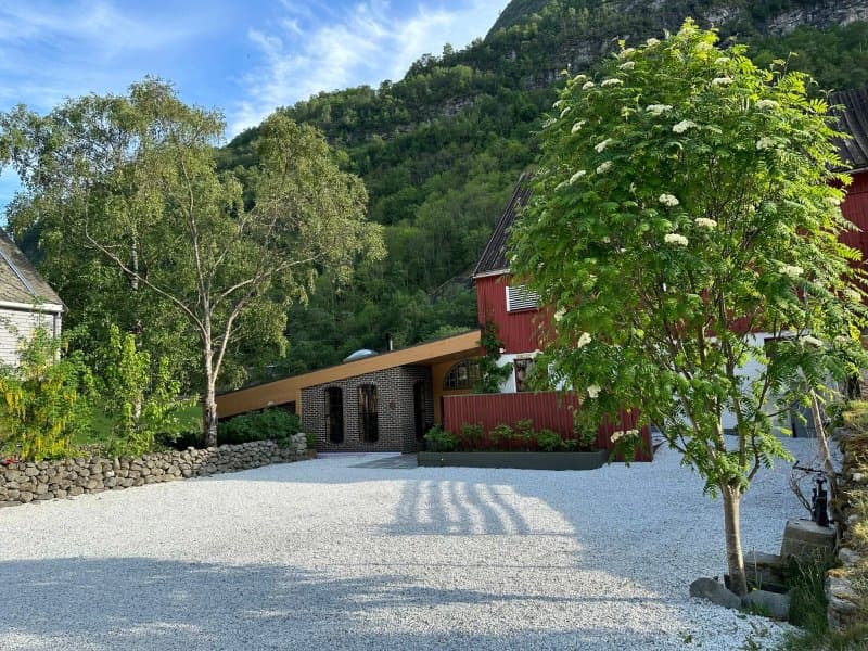 292 Aurland