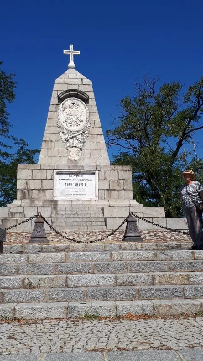 Memorial Complex Hillock of Fraternity