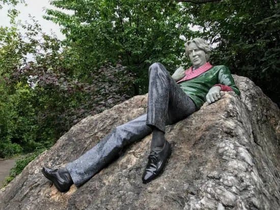 Monument to Oscar Wilde