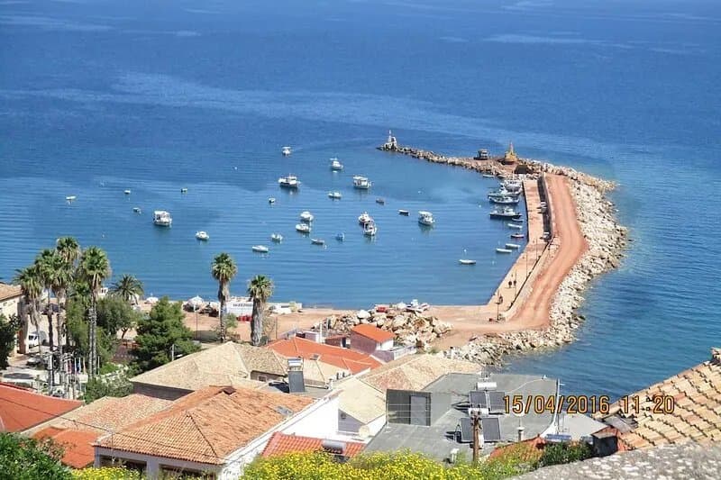 Stone's Throw Cottage by the sea in Koroni - sleeps 6