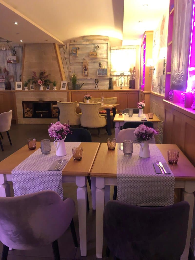 Restaurants & cafés