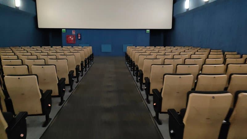 Cines Aana