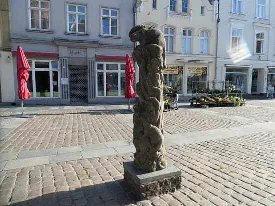 Skulptur ''tierstele''