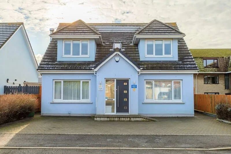 A holiday cottage that sleeps 8 guests in 4 bedrooms