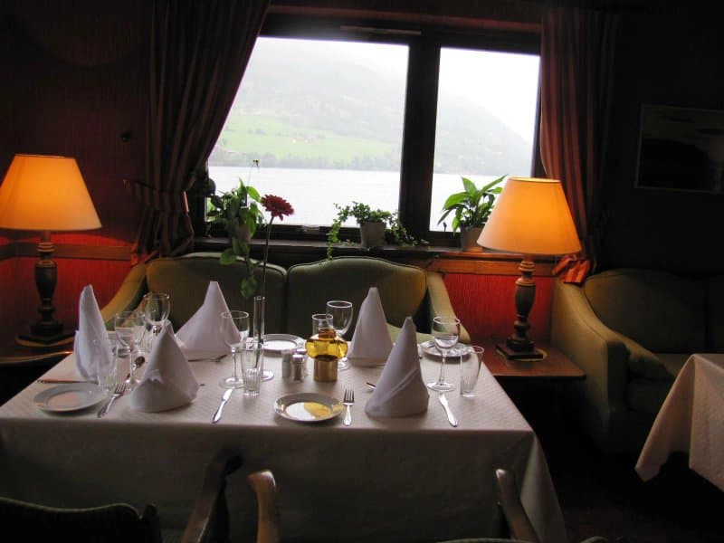 Olden Fjordhotel