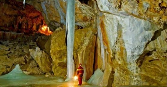 Snow Cave Raduha