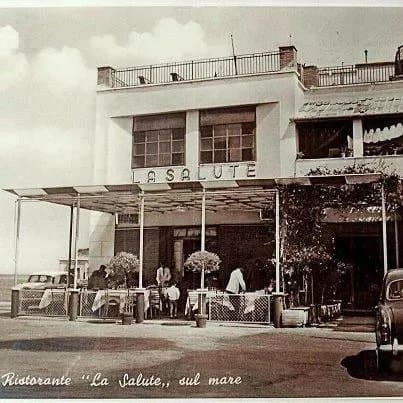 Restaurants & cafés
