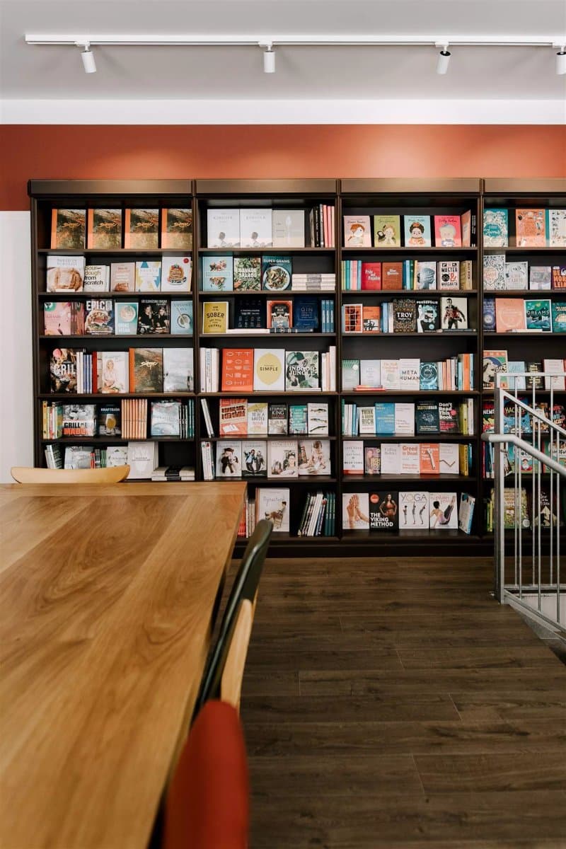 Salka Bookstore