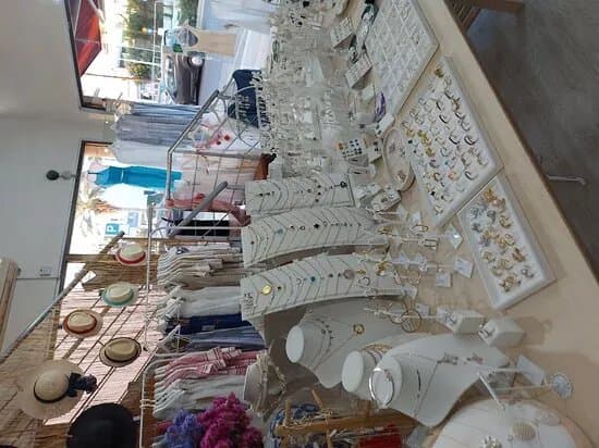 Lavish Jewellery (hello Lavish)