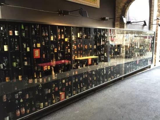 2be Beer Wall