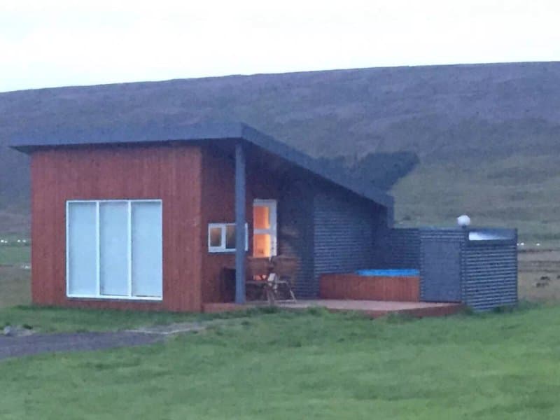 Einishus Cottages