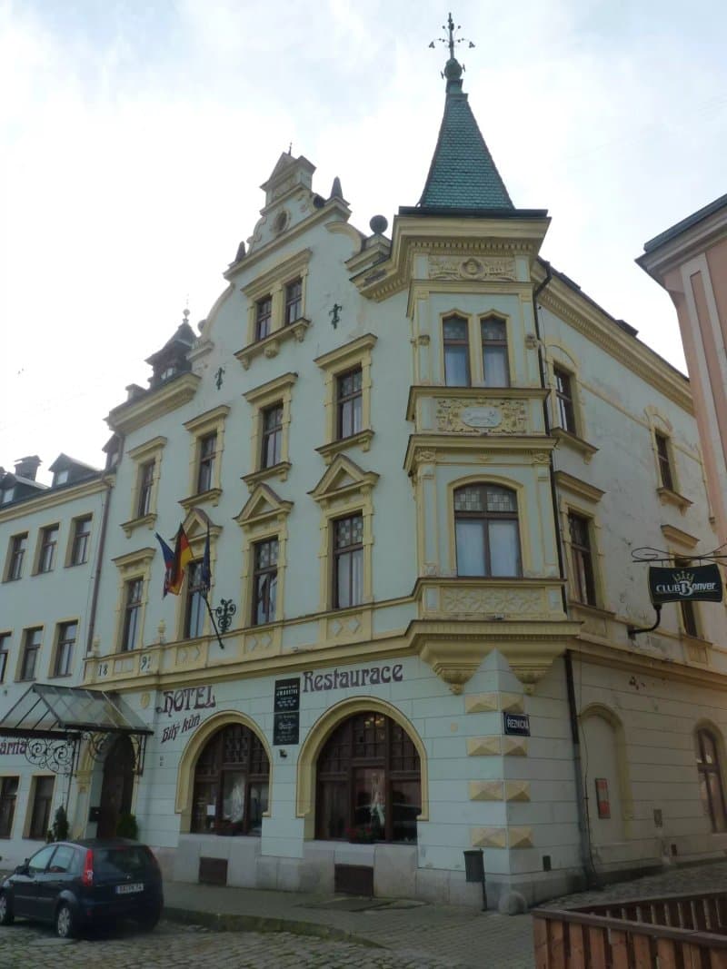 White Horse Hotel