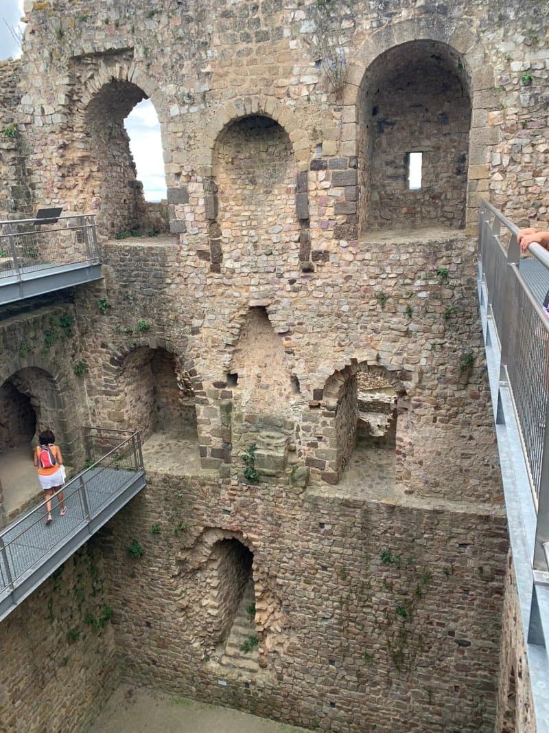 Chateau de Sainte-Suzanne