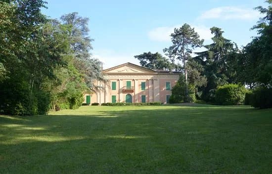 Parco Di Villa De Faveri Tron