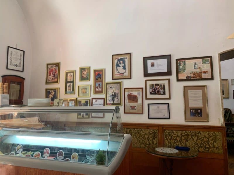 Restaurants & cafés