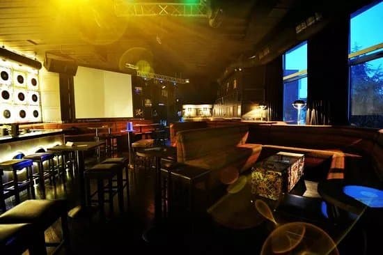 Karaoke Bar
