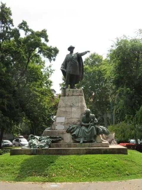 Vasarhelyi Pal Memorial Statue