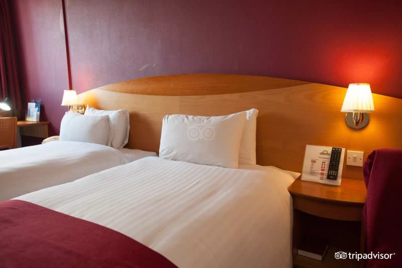 Waterloo Hub Hotel & Suites