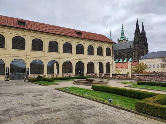 Modernista Prague Castle