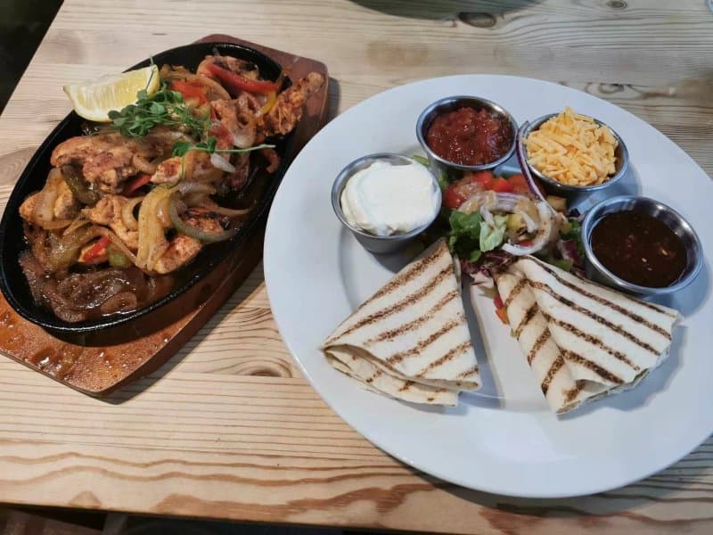 Restaurants & cafés