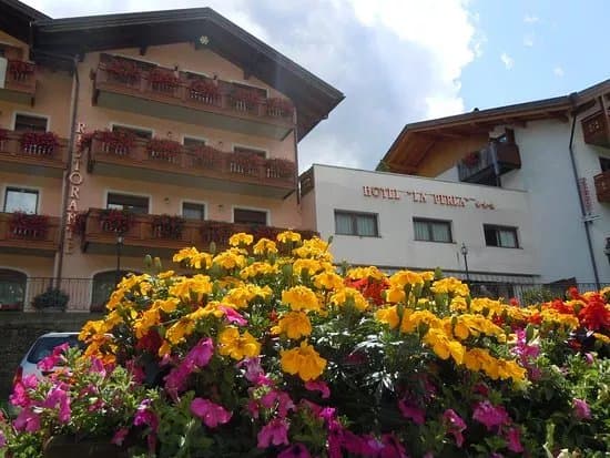 Family Hotel La Perla