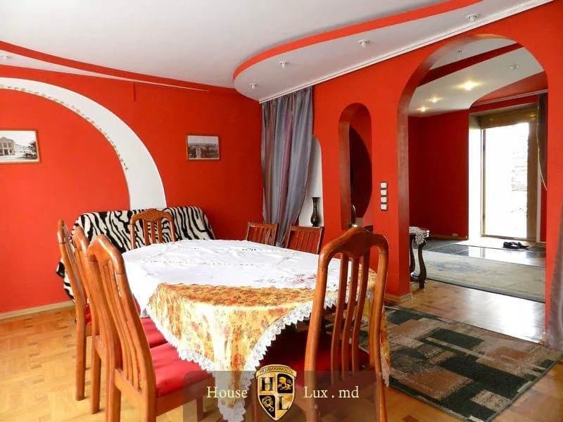 Mall Guest House