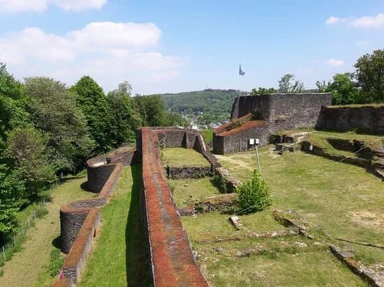 Le chateau de La Roche a Herbeumont