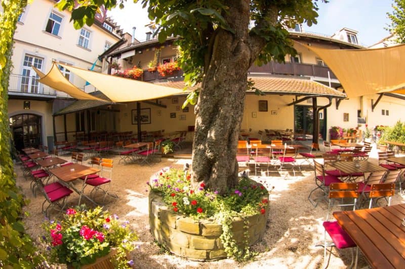Restaurants & cafés