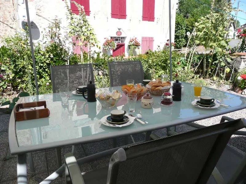 La Maison Rouge Volets