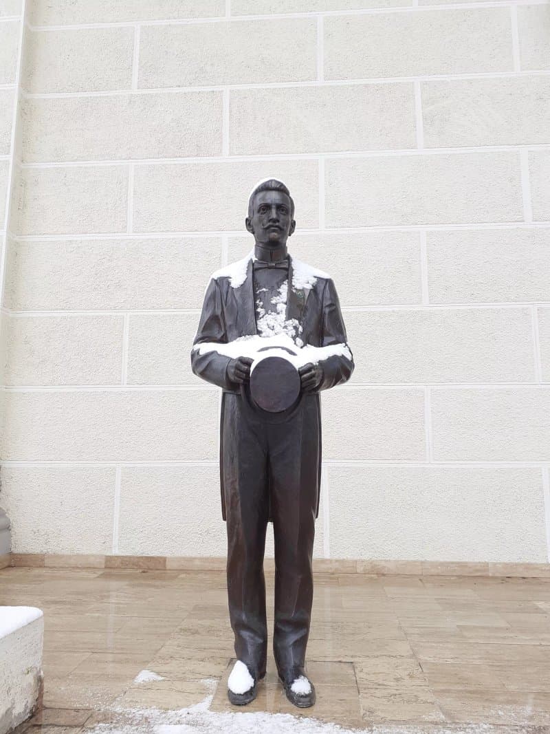 Ludovic Szantay Statue