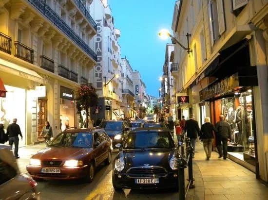 Rue d'Antibes