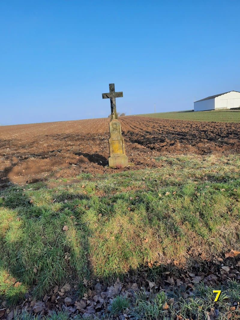 Le Sentier Decouverte Des Croix Rurales