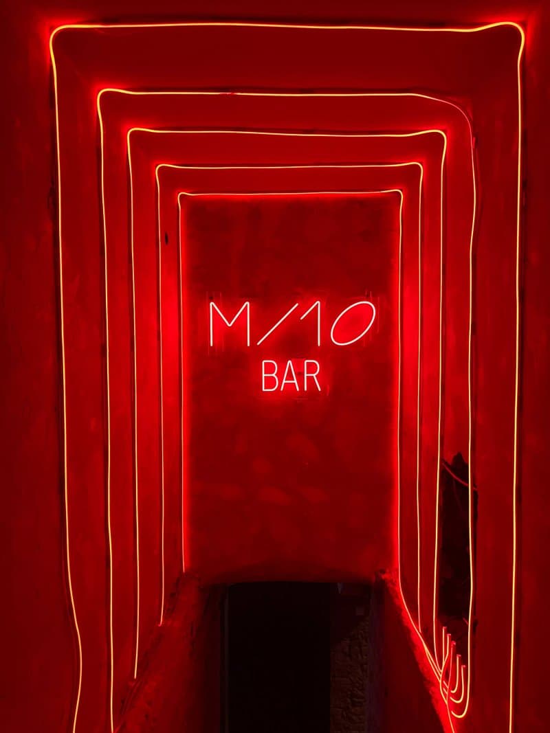 M10 Bar