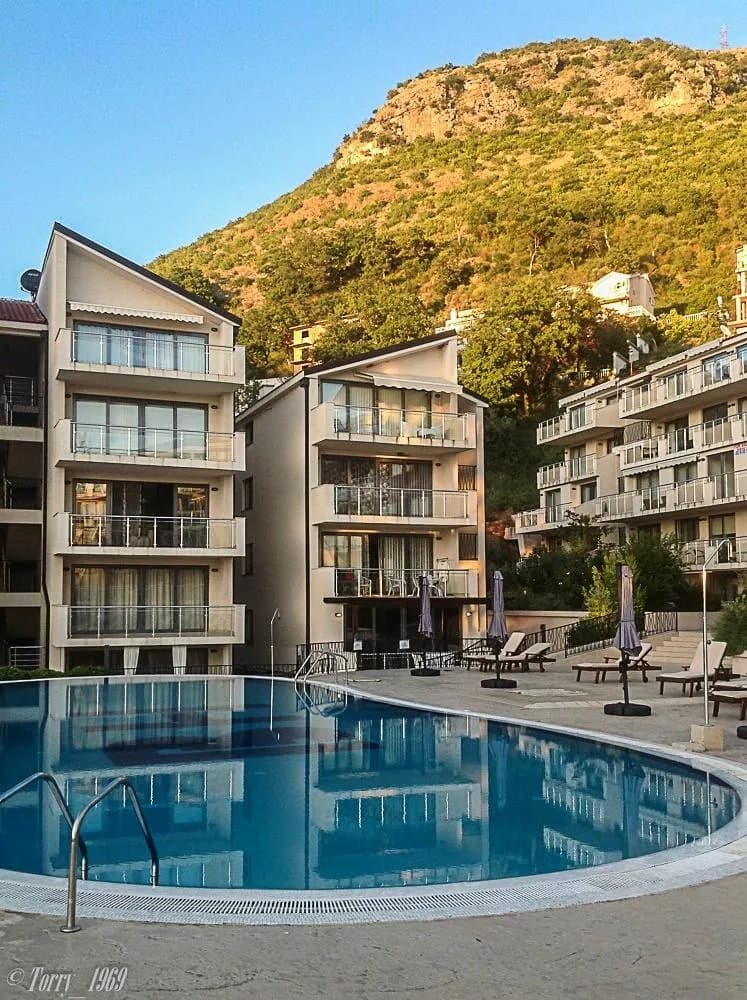 Blue Horizon Apartments