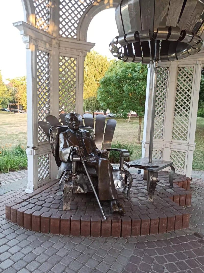 Imre Kalman Statue