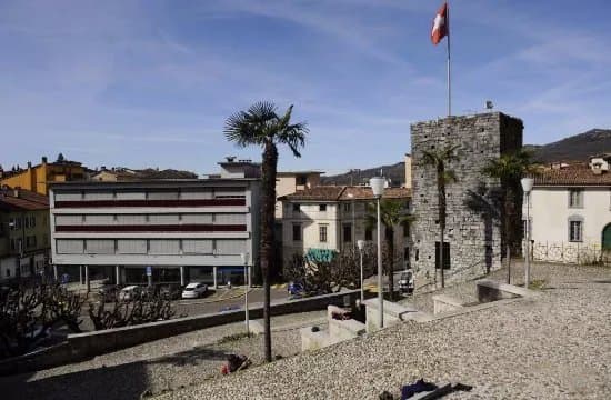Piazza del Ponte