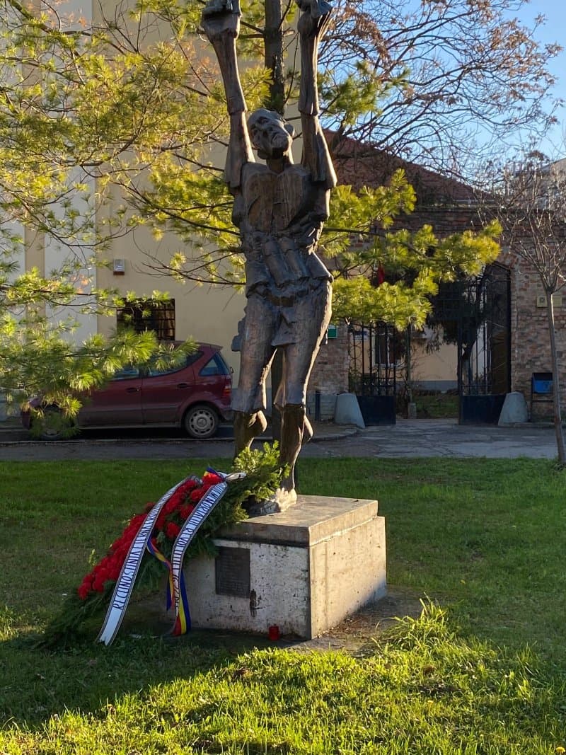 Das Zielmann-Denkmal Monumentul Omul Kinta