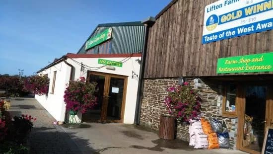 Strawberry Fields Lifton Farm Shop