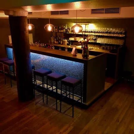 Acht Music & Drinks