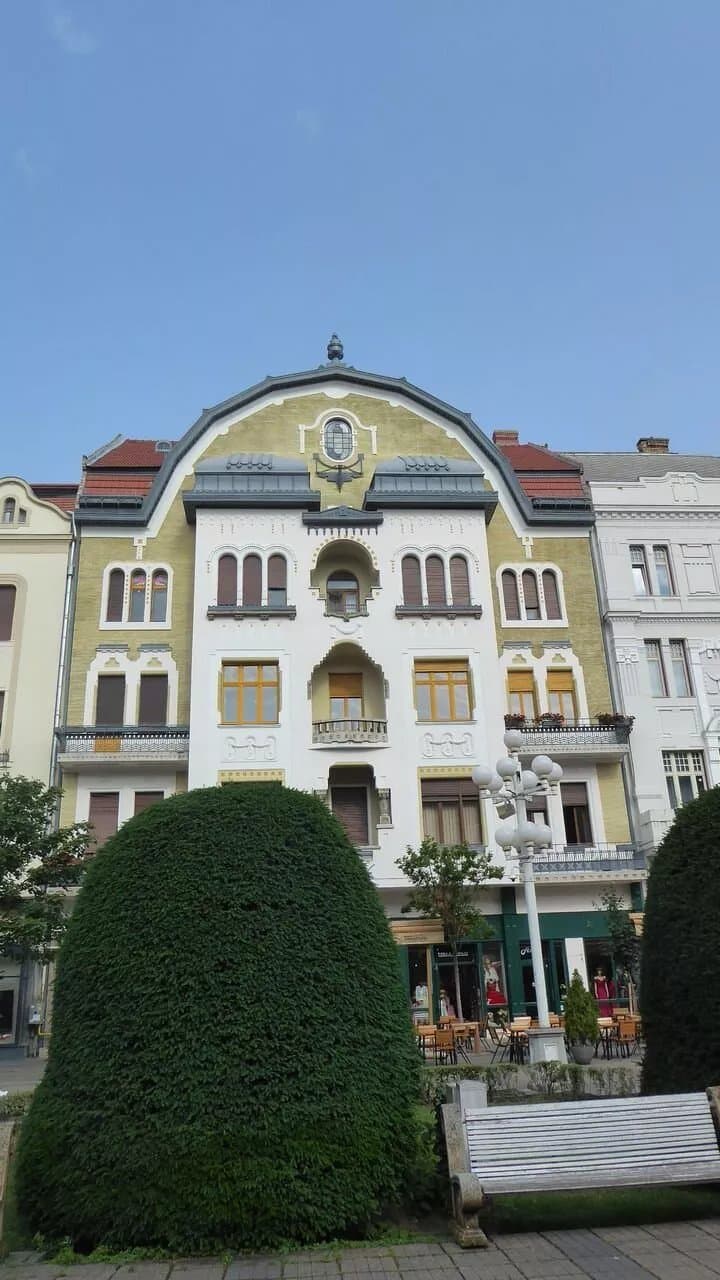 Neuhausz Palace