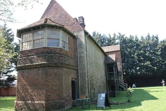 Temple Manor