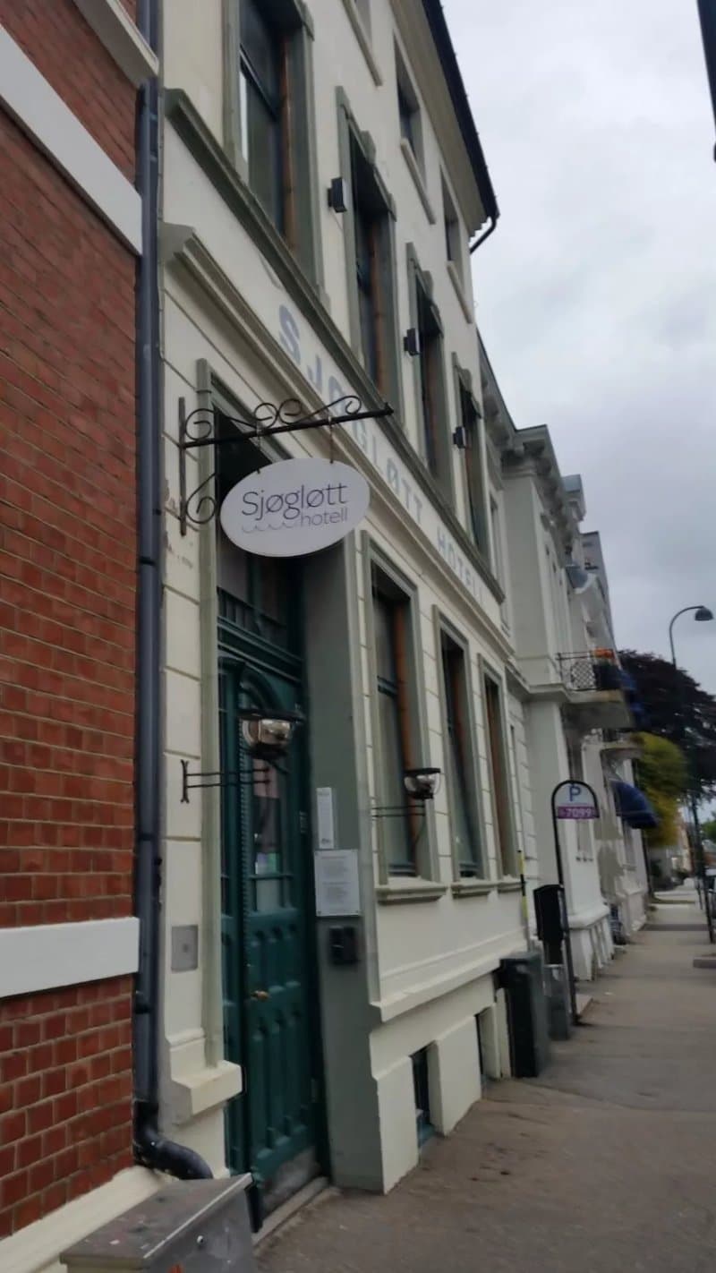 Sjoglott Hotel