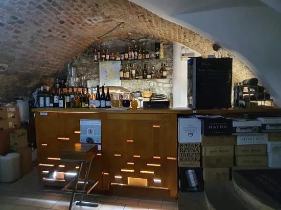 Vinoteka U Tri knizat