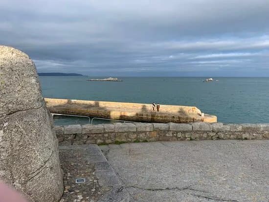Coliemore Harbour