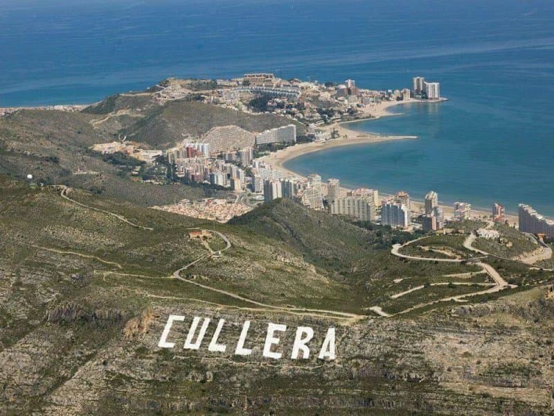 Casas Tematicas Junto Al Mar