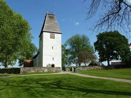 Kumlaby Kyrka