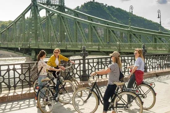 Buda Explorer Tours & Day Trips