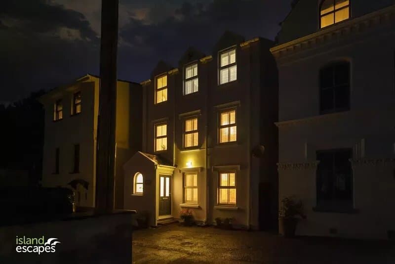 Mariners House - a holiday cottage that sleeps 6 guests in 3 bedrooms