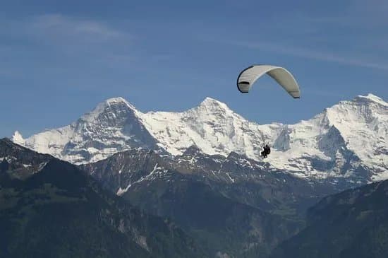 Twin Paragliding